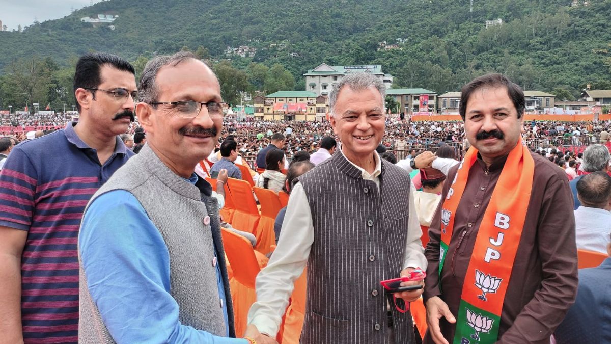 विधायक अनिल शर्मा पहुंचे रैली में 