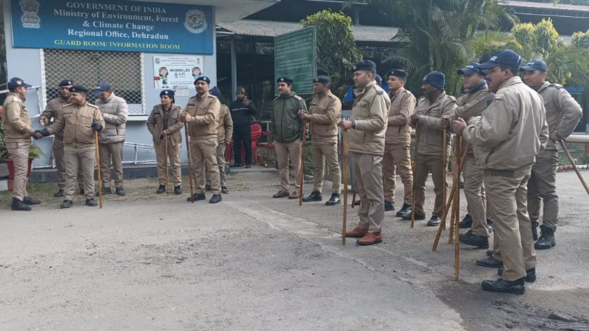 Uttarakhand Nikay Chunav Result Live: रुड़की मतगणना स्थल पर पोस्टल बैलेट की गिनती शुरू