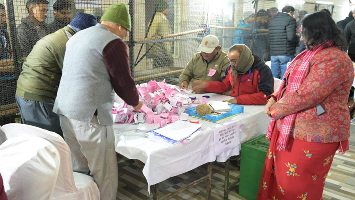 Uttarakhand Nikay Chunav Result Live: रुद्रप्रयाग में शांतिपूर्वक जारी मतगणना