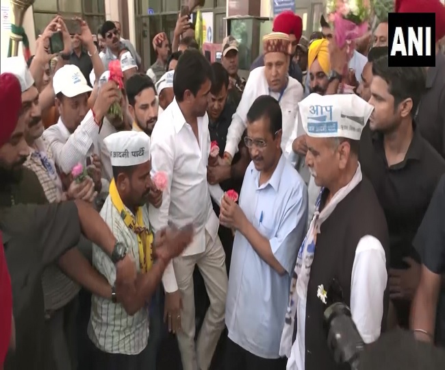 कुल्लू एयरपोर्ट पहुंचे केजरीवाल