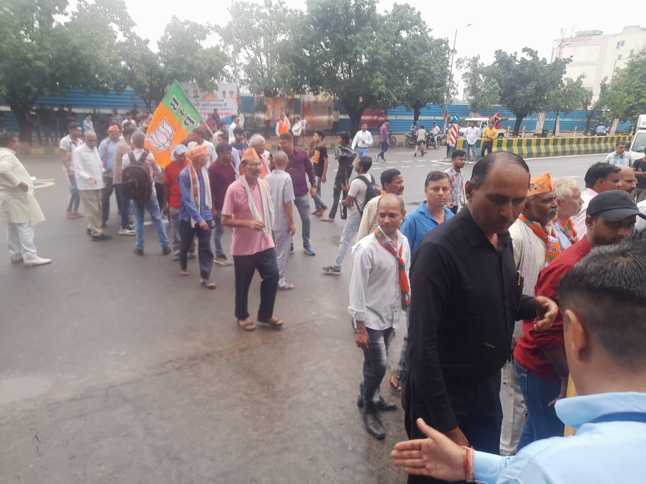 Yogi In Noida: काले कपड़े पहनकर आने वालों को नहीं मिलेगा जनसभा में एंट्री