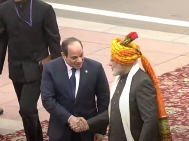 कर्तव्य पथ पहुंचीं राष्ट्रपति द्रौपदी मुर्मु