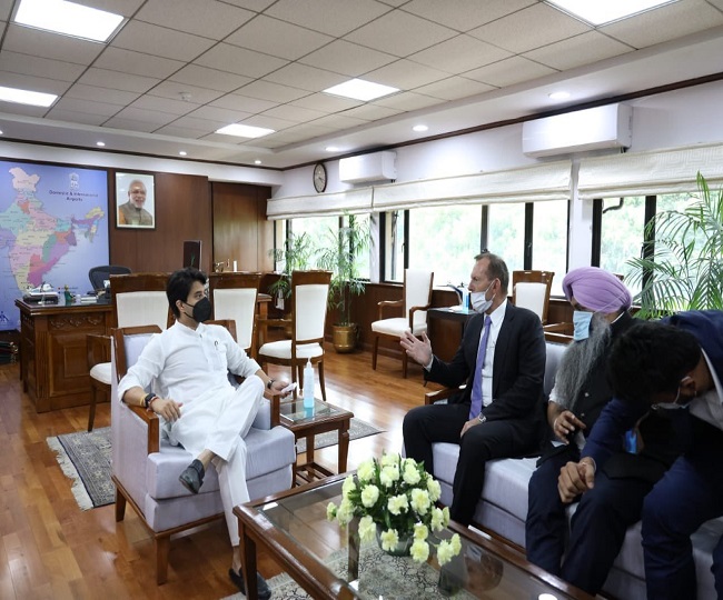 विशेष प्रतिनिधि टोनी एबाट से मिले ज्योतिरादित्य सिंधिया