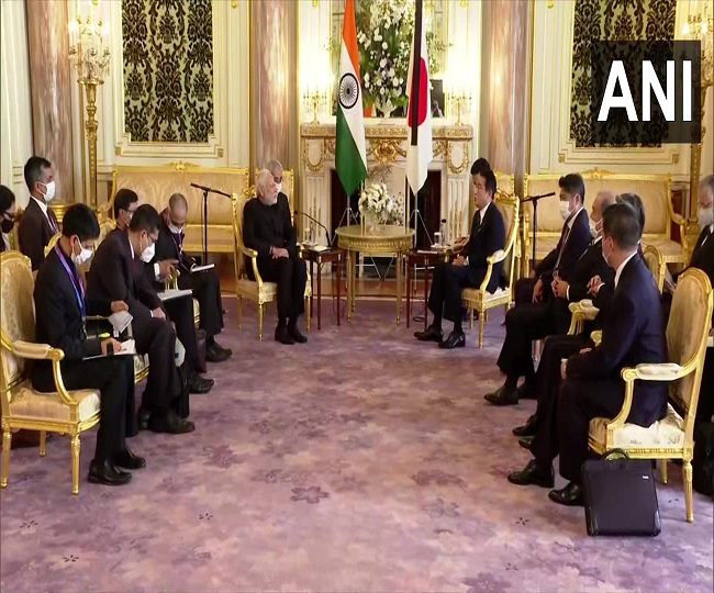 प्रधानमंत्री नरेंद्र मोदी ने टोक्यो में जापानी पीएम फुमियो किशिदा से की मुलाकात 