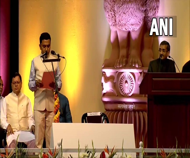 प्रमोद सावंत ने ली मुख्यमंत्री पद की शपथ