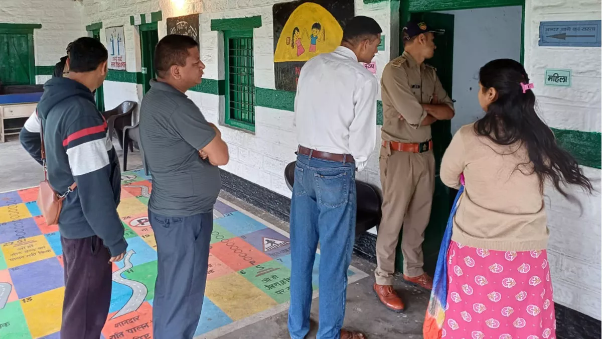 Uttarakhand Panchayat Chunav LIVE: द्वाराहाट ब्लाक के द्वारसौं बूथ पर मतदान शुरू