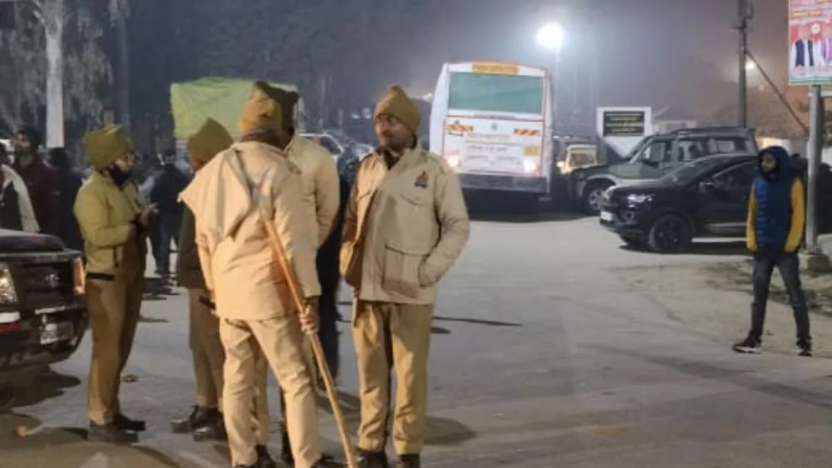 Mahakumbh Stampede LIVE Updates: जौनपुर में प्रयागराज जाने वालों को रोका गया