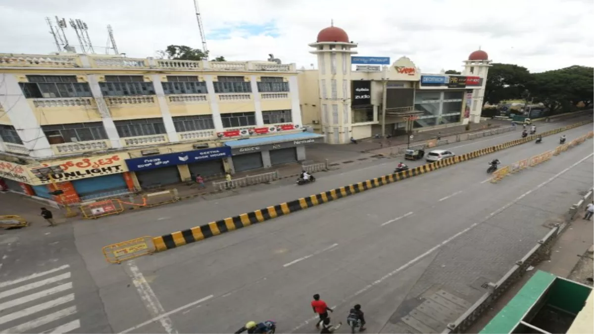 Karnataka bandh news: कर्नाटक बंद के कारण सड़के सुनसान