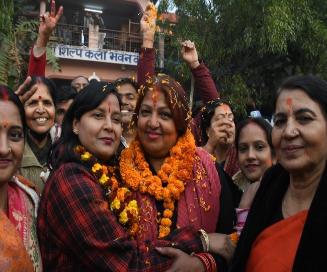 मुजफ्फरपुर : निर्मला देवी महापौर  और डा. मोनालिसा उपमहापौर निर्वाचित