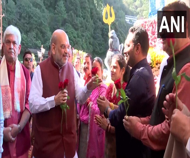 माता वैष्णो देवी मंदिर पहुंचे अमित शाह