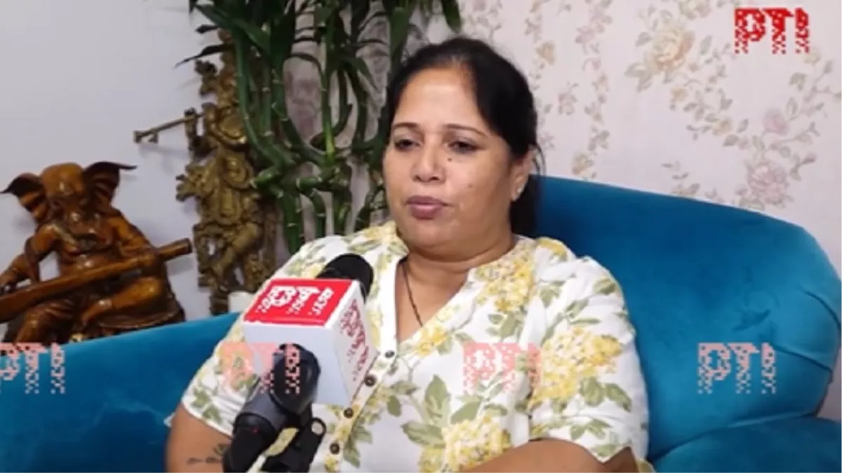 भगवान और न्यायपालिका पर भरोसा है- संजय सिंह की पत्नी