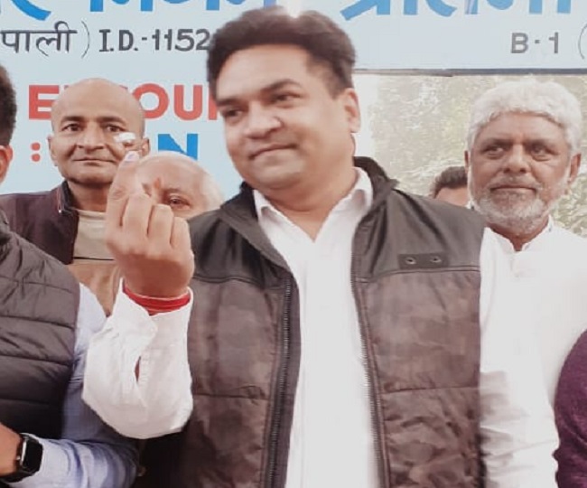भाजपा नेता कपिल मिश्रा ने किया मतदान