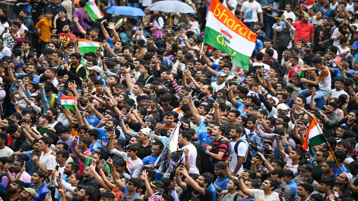 Team India Victory Parade Live: विक्ट्री परेड के लिए उमड़ा सैलाब