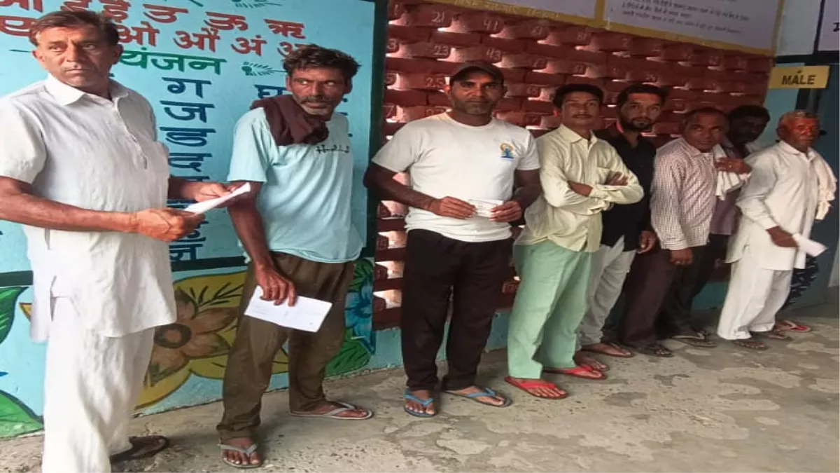 Haryana Vidhan Sabha Chunav 2024 Live Updates: पोलिंग बूथ पर लगी मतदाताओं की लाइन
