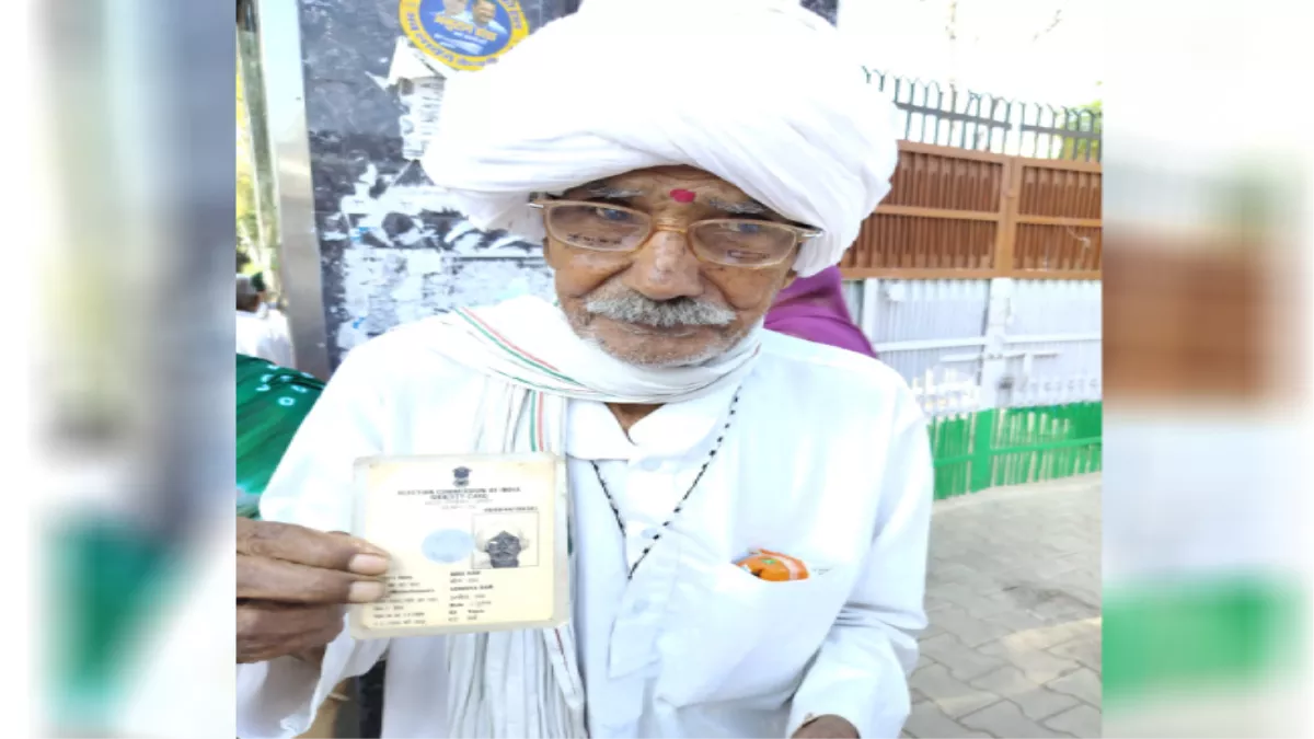 Haryana Vidhan Sabha Chunav Live Voting: वोटिंग को लेकर बुजुर्गों में उत्साह