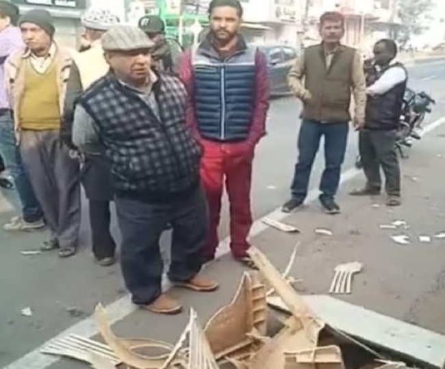 रामपुर में सपा के बस्‍तर पर की तोड़फोड़, भाजपा पर लगे आरोप