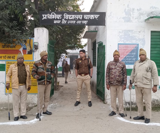 रामपुर में मतदान केन्‍द्रो पर छाया सन्‍नाटा 