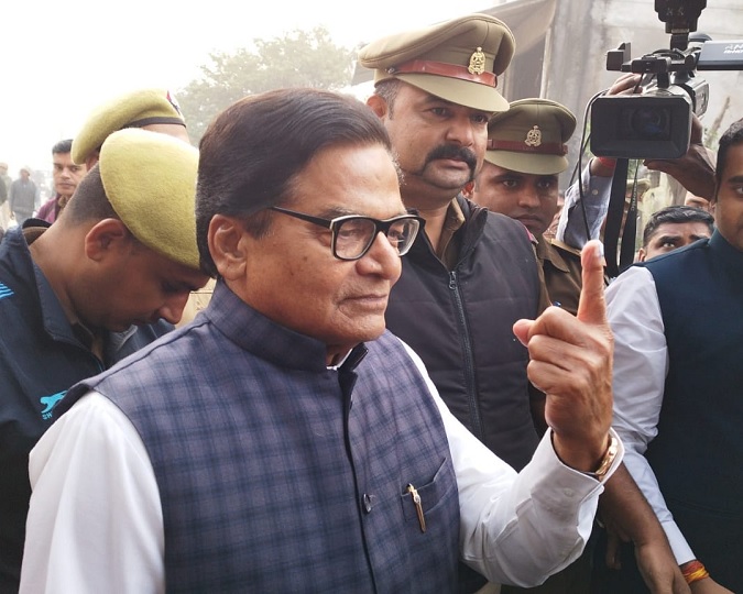 सपा नेता रामगोपाल यादव ने किया मतदान