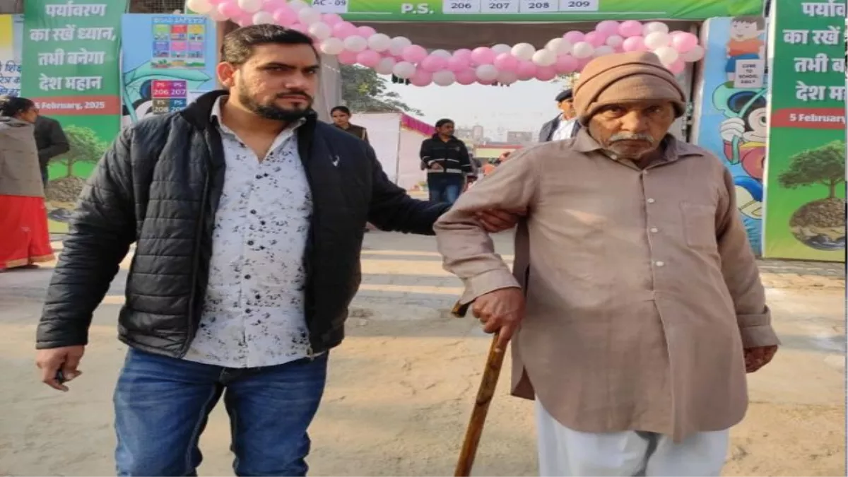 बुजुर्गों में दिख रहा काफी उत्साह