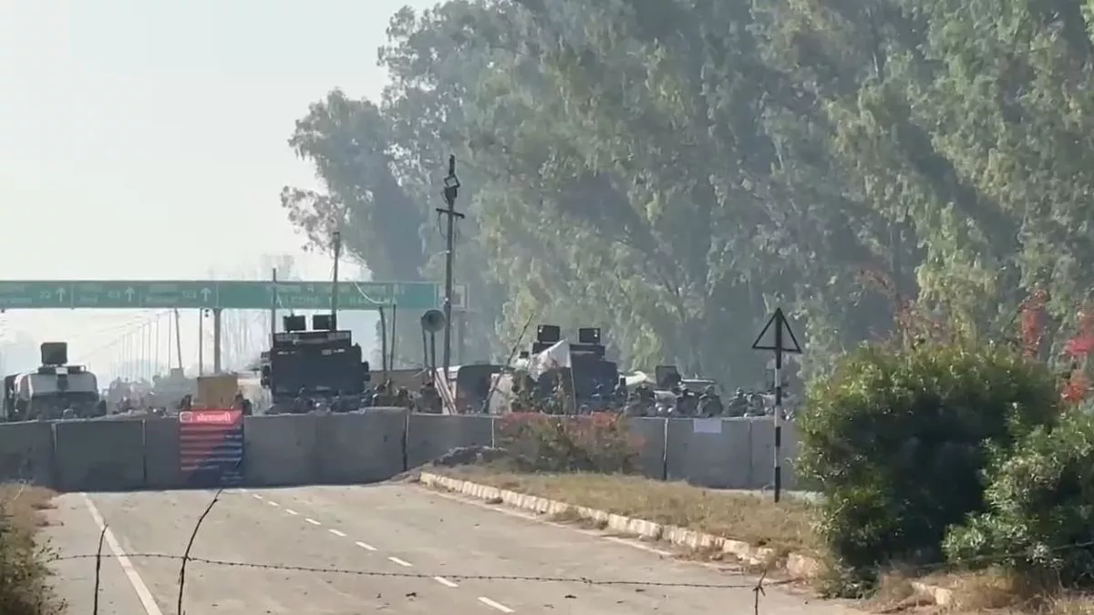 Farmers Protest Live News: खनौरी बॉर्डर पर आंसू गैस के गोले तैनात
