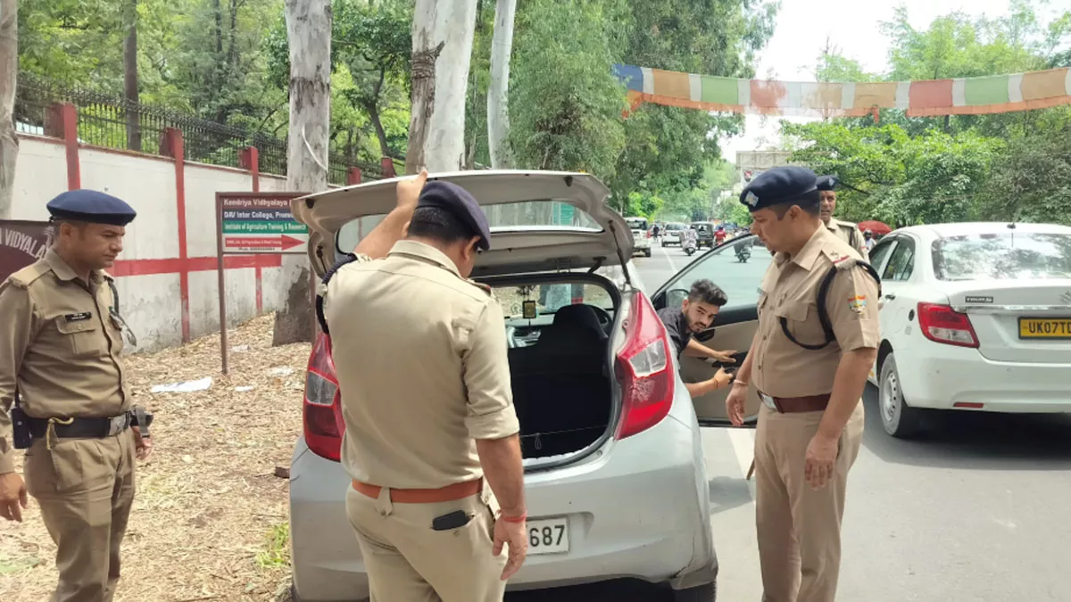 Operation Sindoor Live: देहरादून में वाहनों की चेकिंग