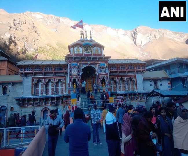 Chandra Grahan के कारण बंद रहेगा बद्रीनाथ धाम मंदिर