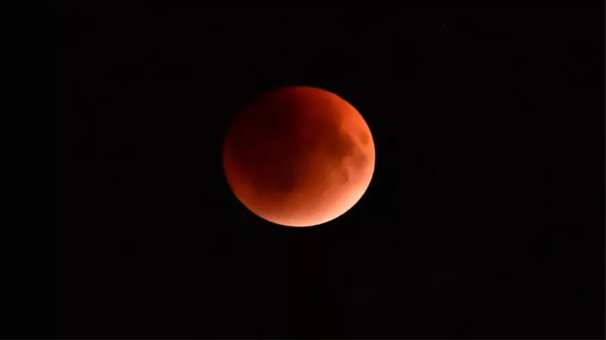 Chandra Grahan 2025: नैनीताल से लालिमा लिए हुए चंद्रग्रहण नजर आया