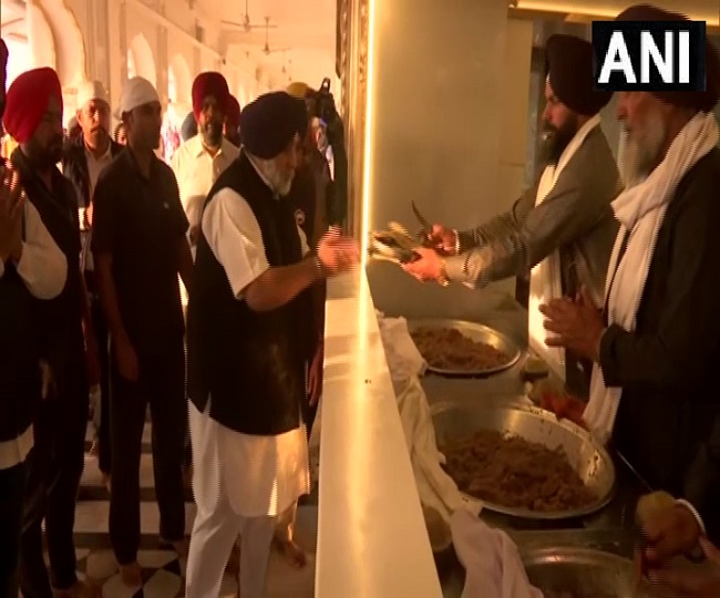  मतगणना से पहले स्वर्ण मंदिर पहुंचे सुखबीर बादल और हरसिमरत कौर