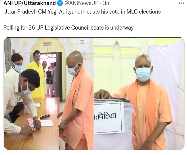 मुख्‍यमंत्री योगी आद‍ित्‍यनाथ ने गोरखपुर में डाला वोट