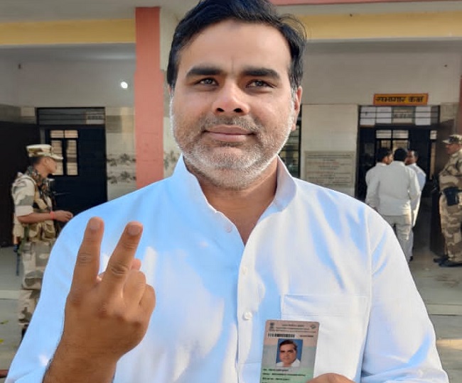 मुरादाबाद : बिलारी में सपा विधायक मुहम्मद फहीम इरफान ने डाला वोट
