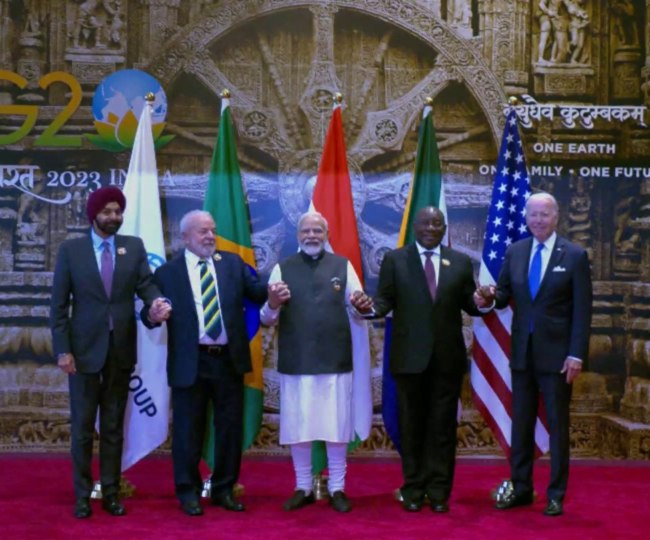 G20 Summit 2023 LIVE: PM मोदी ने भारत मंडपम में अन्य नेताओं के साथ मिलाया हाथ