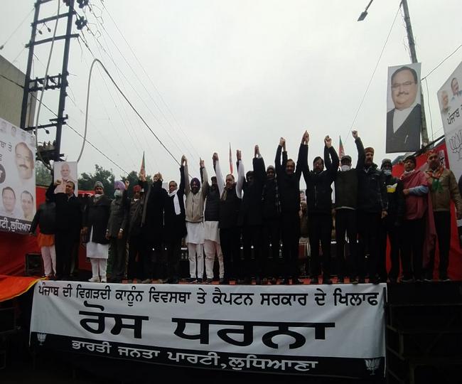 Congress MP Bittu installs heaters