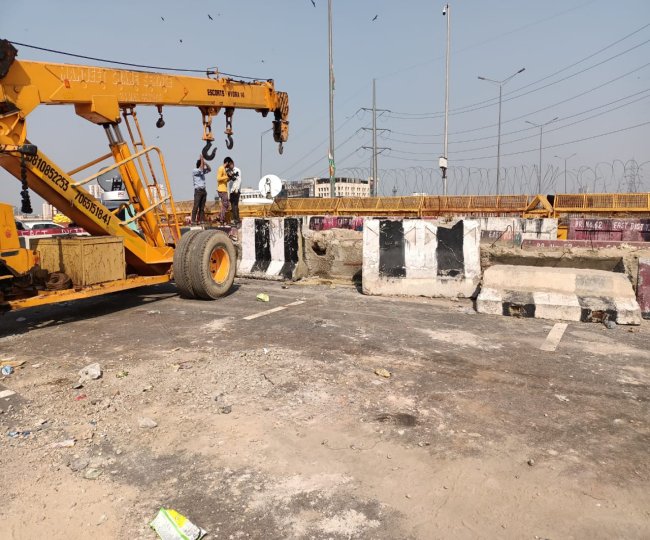 Ghazipur%20Border%20Protest%20Site%20Delhi दिल्ली के लिए नया रूट खोला गया, Ncr आने जाने के लिए लोगों को मिला फिर से रफ़्तार, सर्विस रोड अभी रहेगा बंद