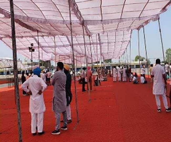 Kejriwal arrives in Amritsar