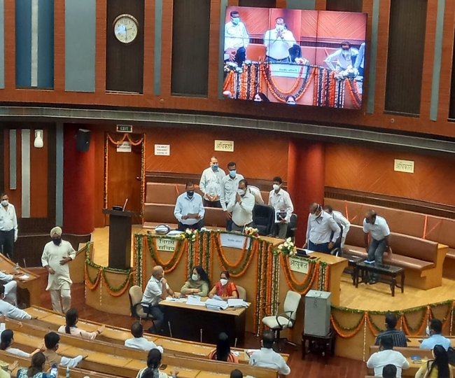 Delhi MCD Mayor Election 2021: तीनों निगम में निर्विरोध निर्वाचित हुए महापौर व उप महापौर, संभाला कार्यभार - Delhi MCD Mayor Election 2021: Mayors and deputy mayors of Delhis civic bodies ...