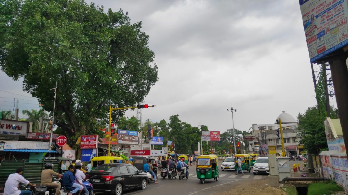 Rain(20) दिल्ली में कई जगह सड़क धँसा, इन इलाक़ों से गुजरने वाले लोग रखे ध्यान, मेट्रो स्टेशन वाले रास्तों में भी भरा पानी
