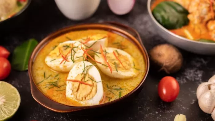 Egg Curry: सर्दियों में शरीर को गर्म रखने में मदद करता है अंडा, जानें इसकी करी बनाने की रेसिपी