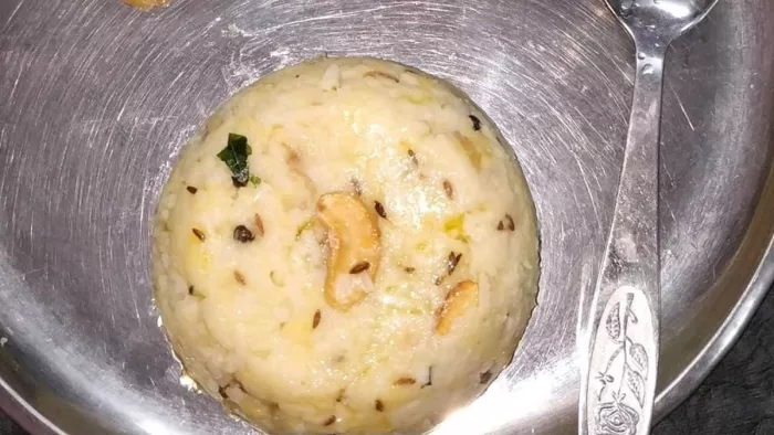 Ven Pongal Recipe: पोंगल के मौके पर बनाएं ये खास पारंपरिक डिश, जानें इसे बनाने की विधि