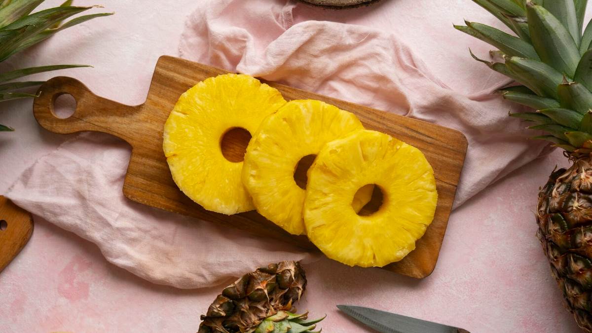 https://www.jagranimages.com/images/newimg/khanakhazana/01_2024-grilled_pineapple_recipe_f.jpg