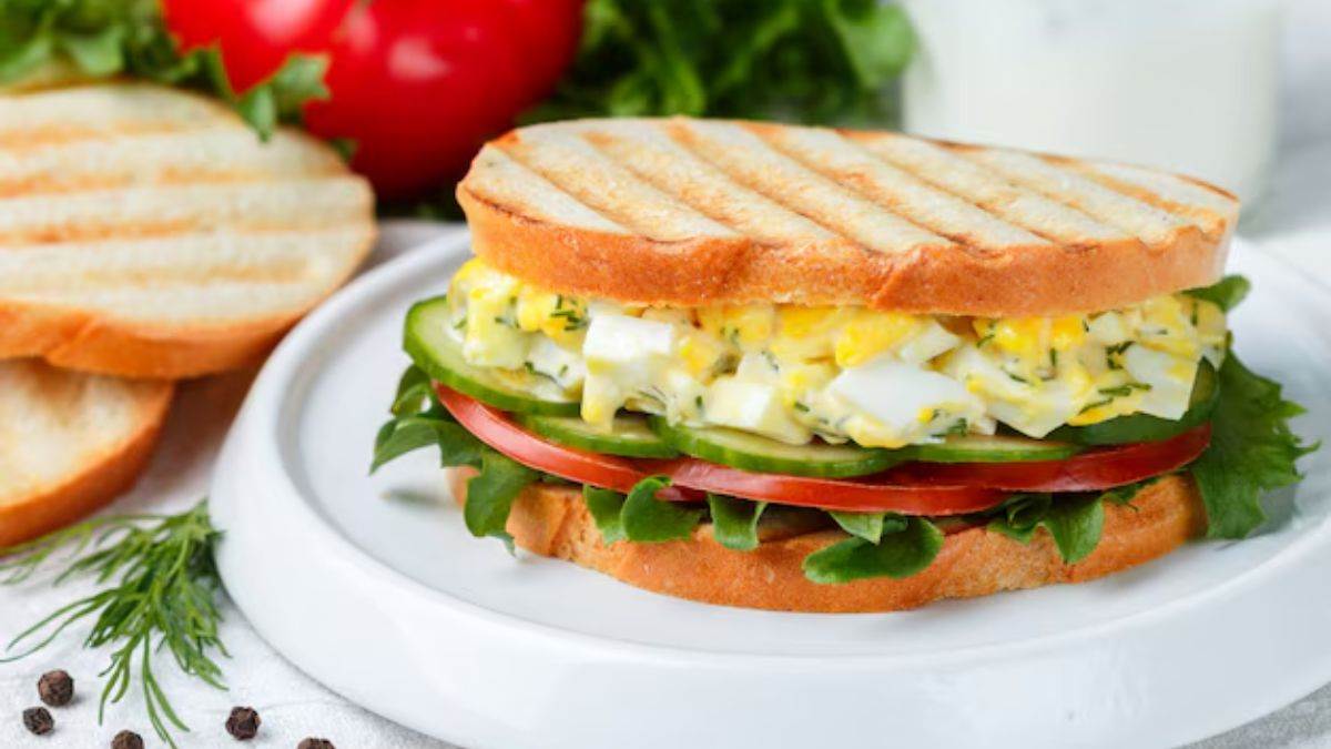 https://www.jagranimages.com/images/newimg/khanakhazana/01_2025-anda_burji_sandwich.jpg