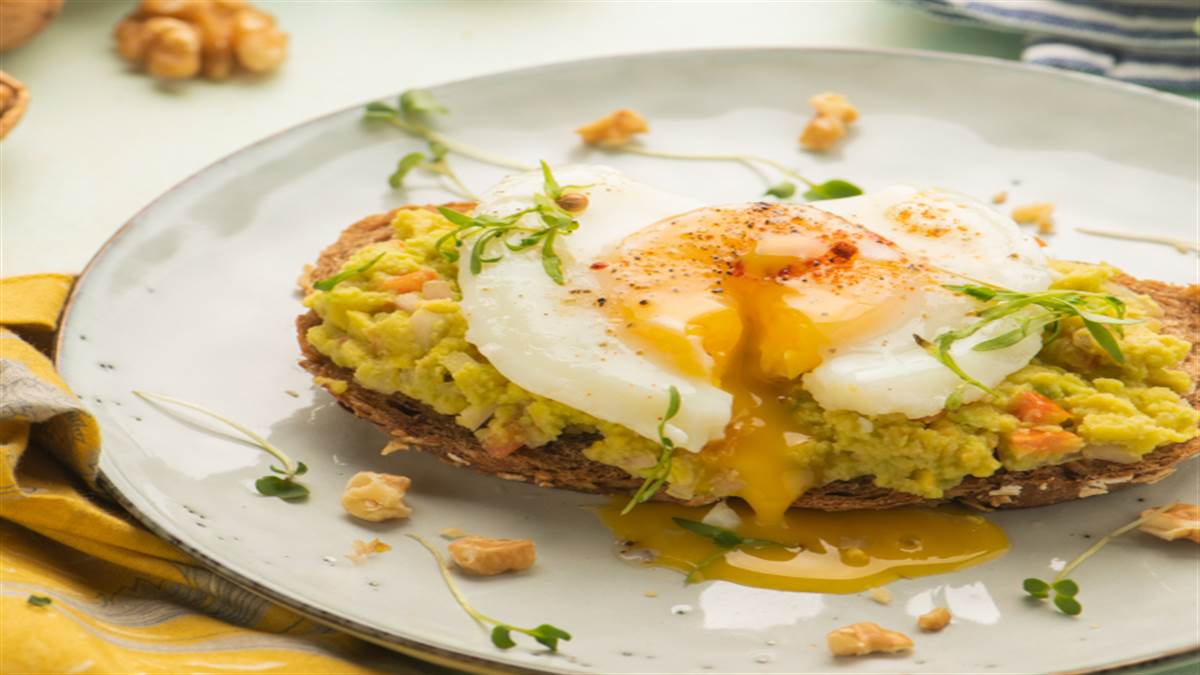 https://www.jagranimages.com/images/newimg/khanakhazana/03_2022-porched_egg_with_avocado.jpg