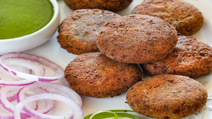 रेस्टोरेंट स्टाइल 'मशरूम गलौटी कबाब' बनाने के लिए फॉलो करें ये रेसिपी