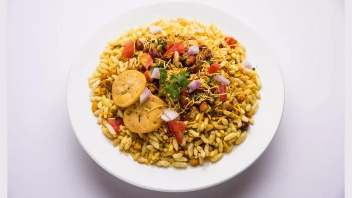 Murmura Bhel: शाम की चाय के साथ 5 मिनट में बनाएं चटपटी मुरमुरे की भेल