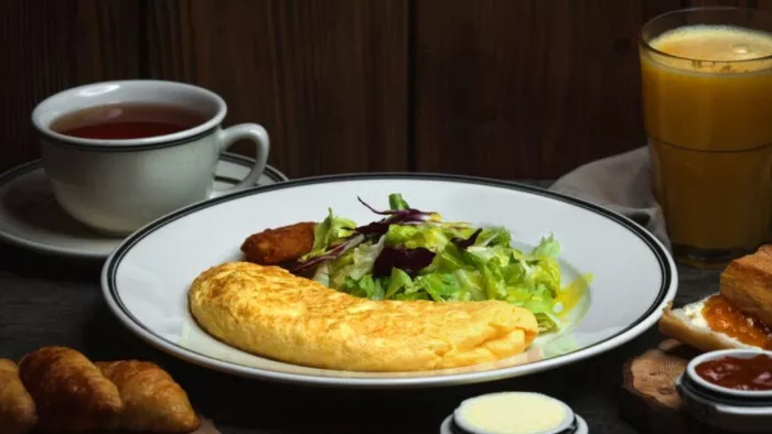 Fluffy Omlette: ब्रेकफास्ट में बनाएं इस खास स्टाइल में आमलेट, बच्चे खाकर हो जाएंगे खुश