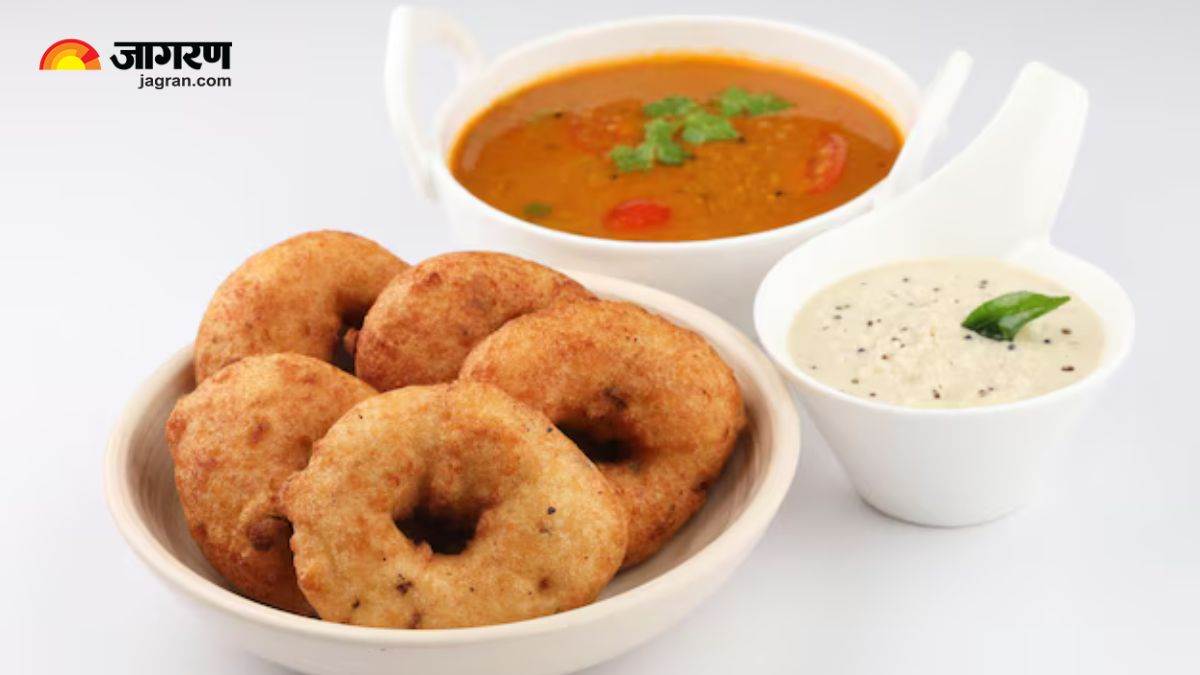 https://www.jagranimages.com/images/newimg/khanakhazana/03_2025-Medu_Vada_recipe.jpg