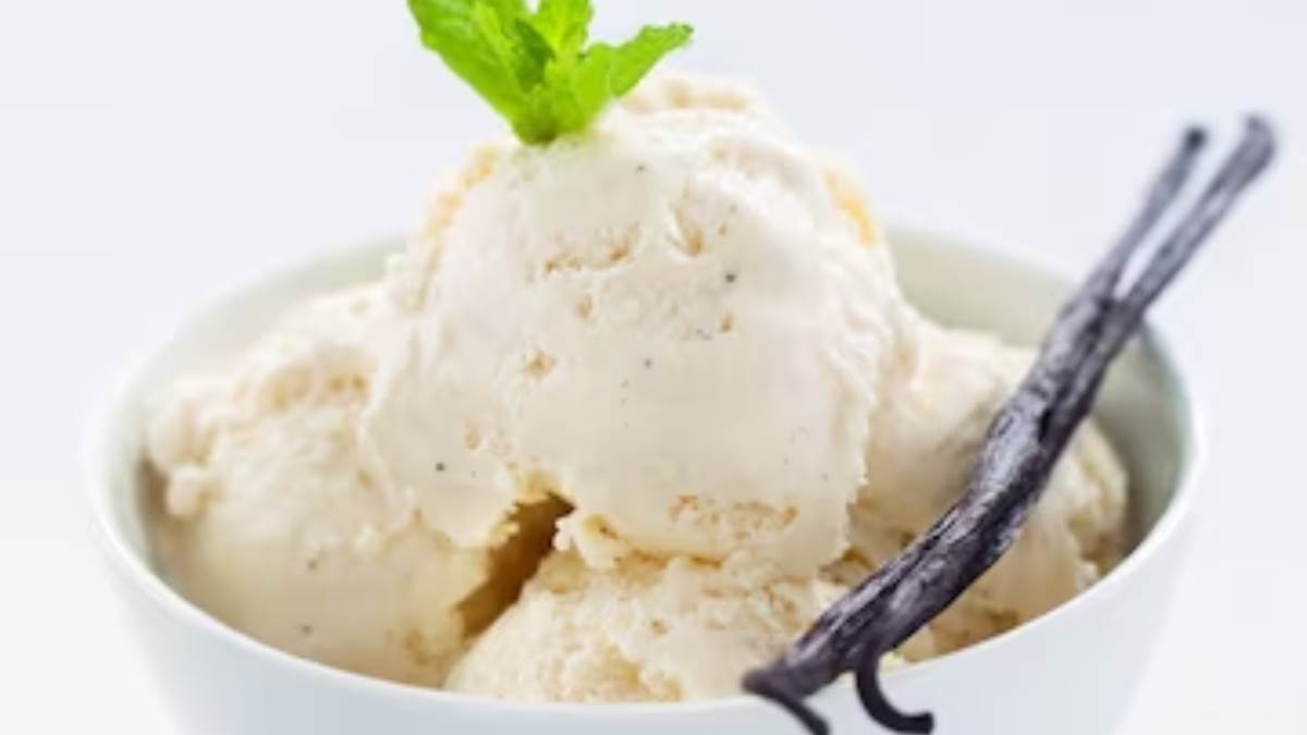 https://www.jagranimages.com/images/newimg/khanakhazana/04_2023-Chikoo_Ice_Crem.jpg