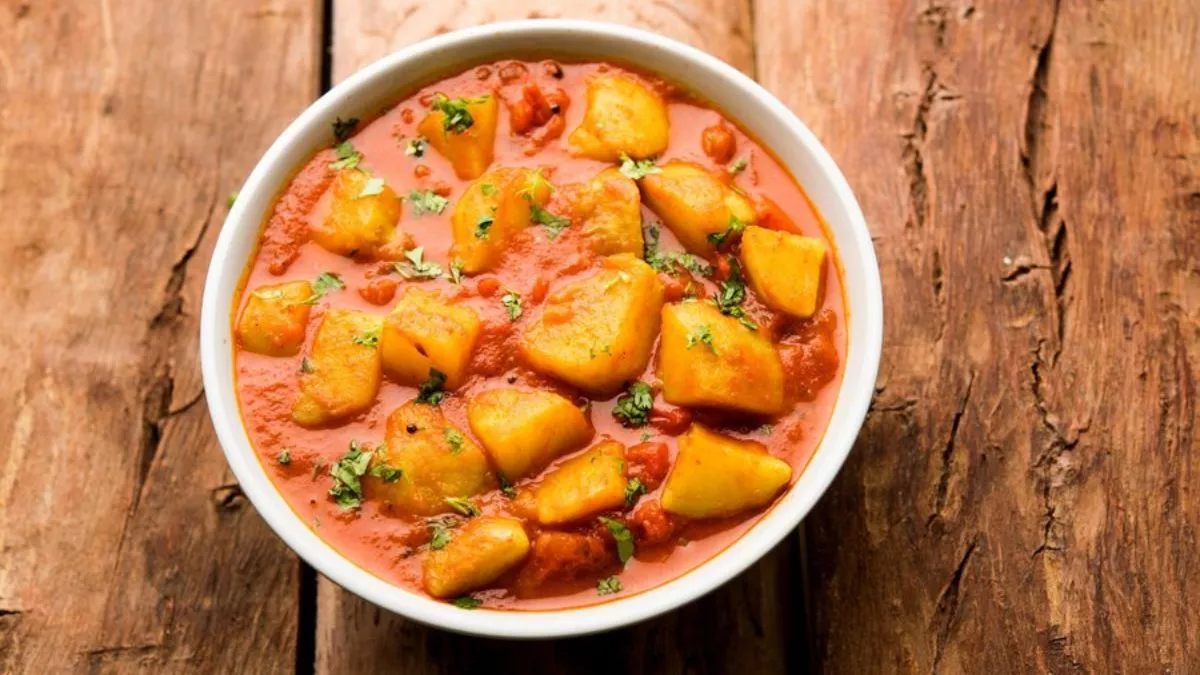 Potato Curry: नवरात्र में बनाएं आलू की ये रसीली सब्जी, प्याज-लहसुन ही नहीं, टमाटर की भी नहीं पड़ेगी जरूरत