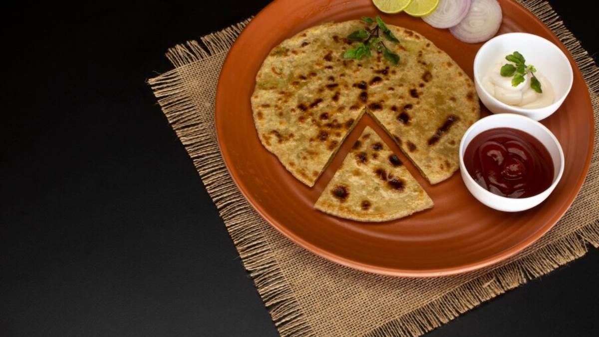 https://www.jagranimages.com/images/newimg/khanakhazana/04_2024-moong_dal_paratha.jpg