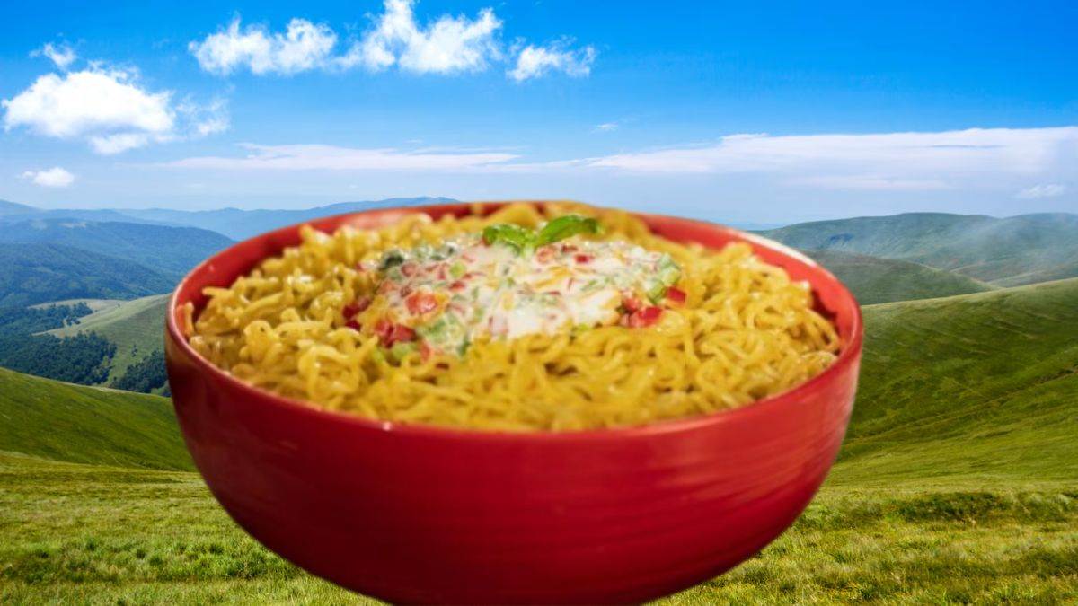 https://www.jagranimages.com/images/newimg/khanakhazana/04_2025-cheesy_maggi_(1).jpg