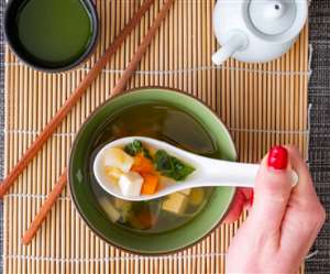 हेल्थ बनाने के साथ छोटी-छोटी भूख शांत करने के लिए बनाएं 'मीसो सूप'